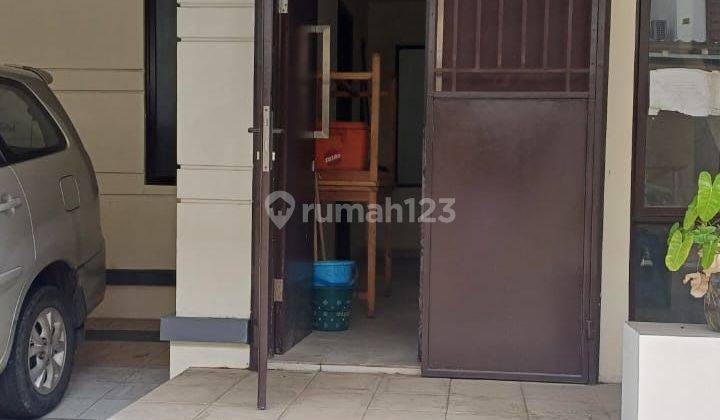 Disewakan Murah Rumah 2 Lantai Di Lavon,harga Nego,lokasi Bagus. 2