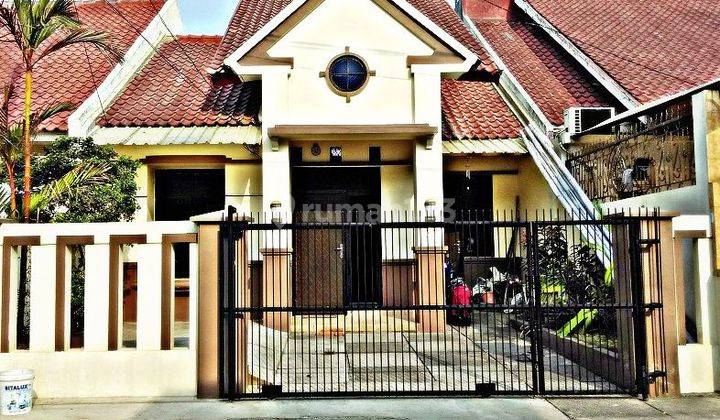 Dijual Rumah Duta Garden Beverly Hills Harga Nego Lokasi Bagus.  1