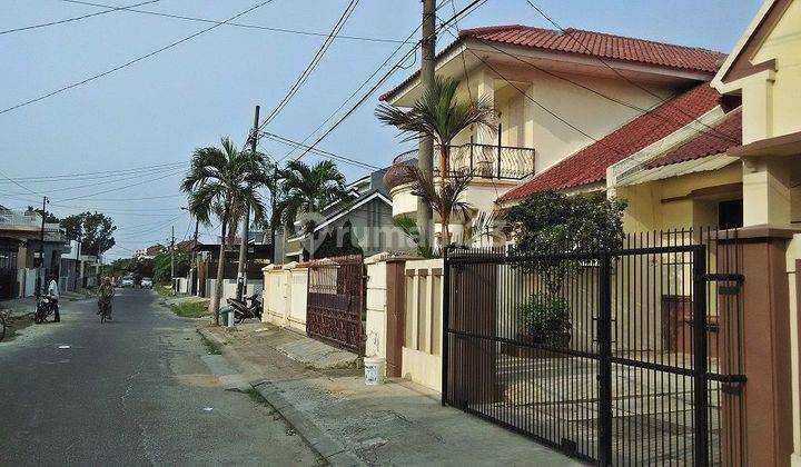 Dijual Rumah Duta Garden Beverly Hills Harga Nego Lokasi Bagus.  2