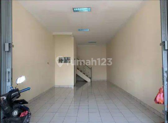 Disewakan Murah Ruko 2,5 Lantai Di Kamal Raya Lokasi Strategis 2