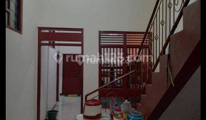 Dijual murah rumah kost 2lt, 8br, lokasi strategis disurakarta 2