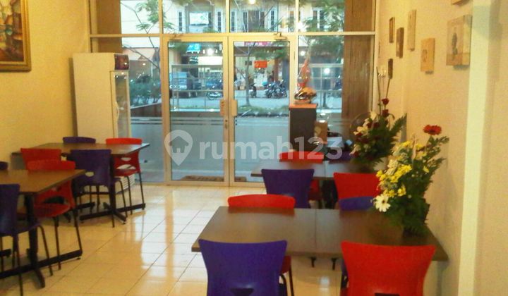 DiJual murah (BU) Ruko 3 Lantai Cocok Untuk Usaha Di Taman Palem 