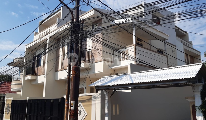 Dijual Rumah Baru 2,5 Lantai Lokasi di Tengah Kota Harga Nego 2