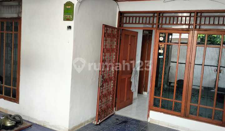 For Sale: Beautiful Cengkareng House, Negotiable Price, Strategic Location