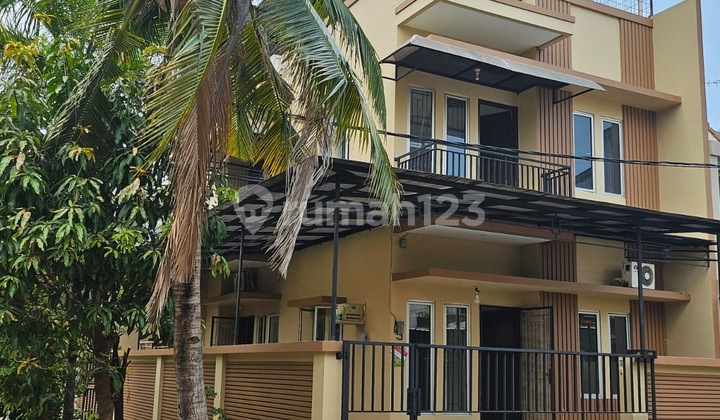 Dijual Rumah Mewah Hook 2,5 Lantai Citra Garden 2 Extension Nego