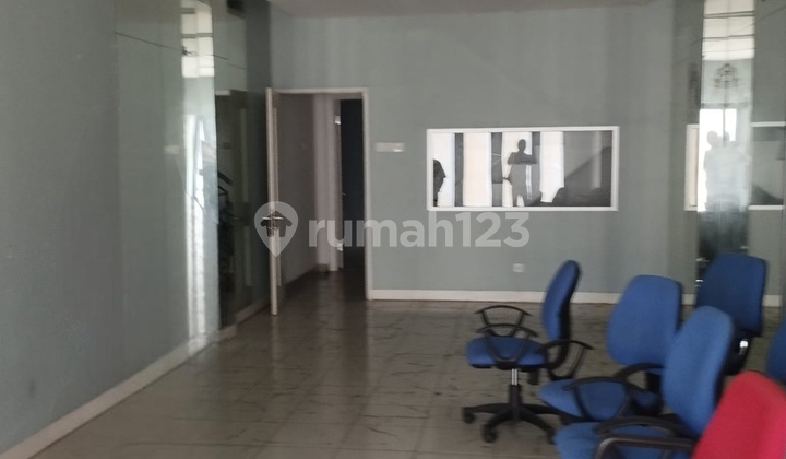 Cheap for Rent 4-Storey Shop House in Daan Mogot Baru Strategic Location 2