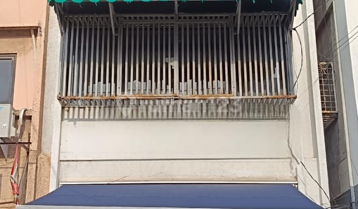 Dijual Ruko 4 Lantai di Pinangsia Kota Lokasi Strategis Hrg Murah