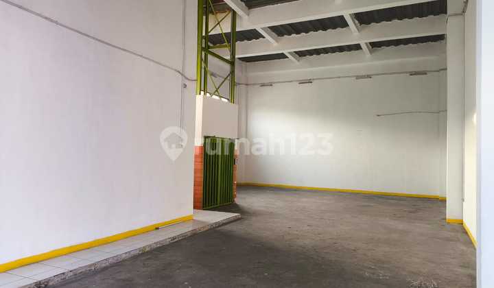 For Rent Warehouse & Office 297m2 In Batu Ceper Good Location Negotiable