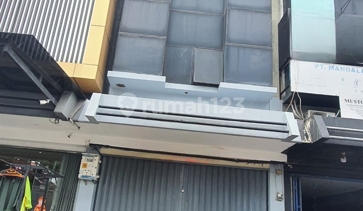 Disewakan Ruko 3,5 Lantai di Duta Garden Lokasi Strtaegis Nego Disewakan Ruko 3,5 Lantai di Duta Garden Lokasi Strtaegis Nego