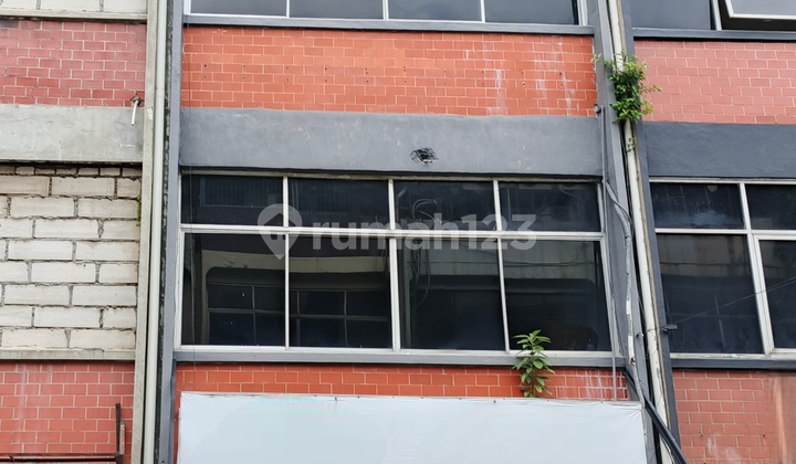 Affordable 4-Storey Shop House for Rent in Grogol Permai, Good Location, Negotiable.