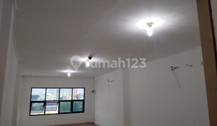 For Rent: 4.5-Story Shop House in Daan Mogot Baru, Strategic Location 2