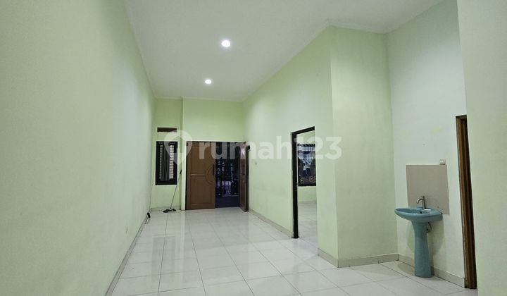 For Rent: 120m2 Ready-to-Occupy House in Kalideres Permai, Wide Road