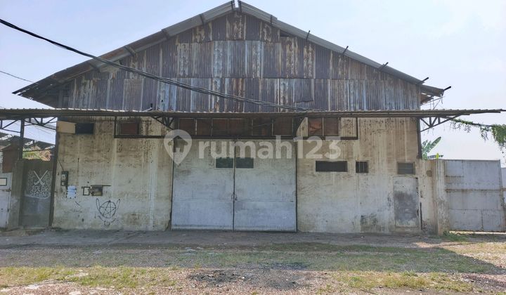 Cheap Warehouse for Rent, Large Land 2200m2 in Kalideres, Great Location