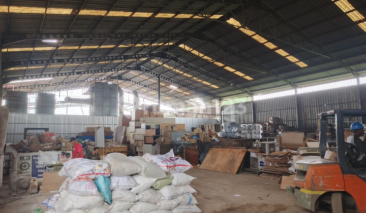 Cheap Warehouse for Rent 1013m2 on Daan Mogot Raya West Jakarta, Good Location