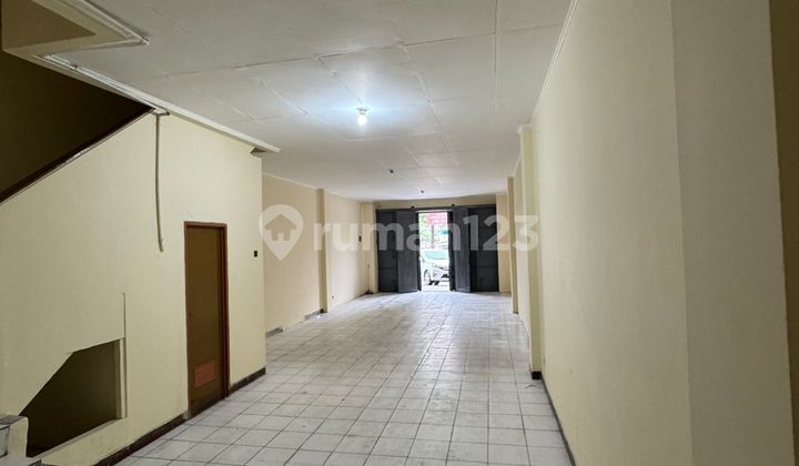For Rent 3.5 Story Shophouse in Duta Garden Strategic Location Negotiable 2