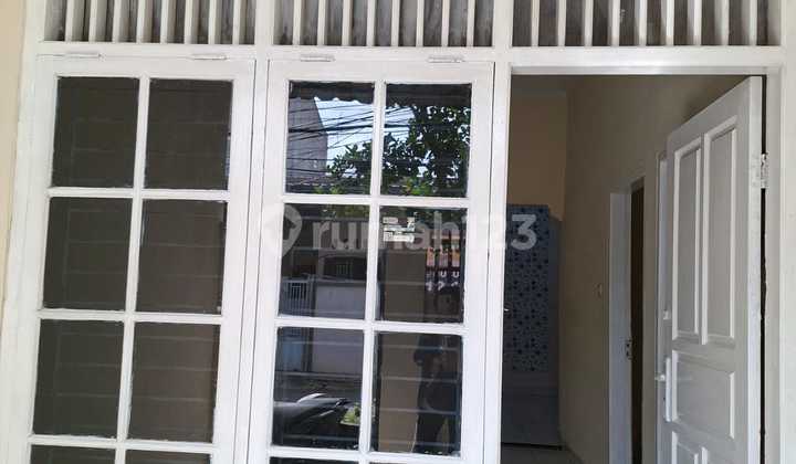 Cheap Rental 1.5-Story House in Menceng, Roadside Location 2