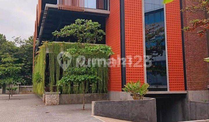 Gedung Baru untuk Ruang Usaha di Jl. Buncit Raya 2