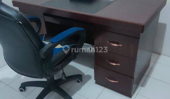 Rumah 2 lantai Furnished Hadap Taman Ruas jalan 3-4 Mobil 2