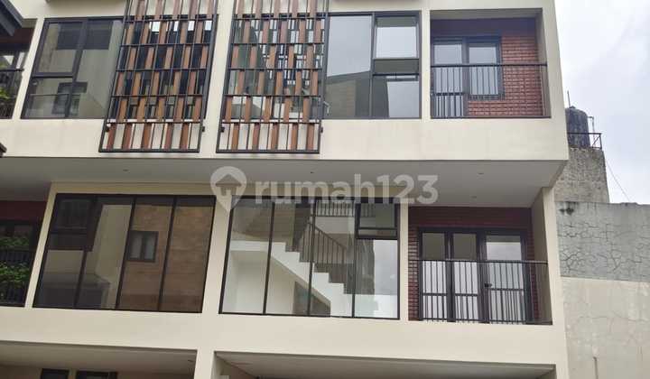 Dijual Rumah Eksklusif Baru Bagus di Seminyak Residence Pancoran Jakarta Selatan SHM