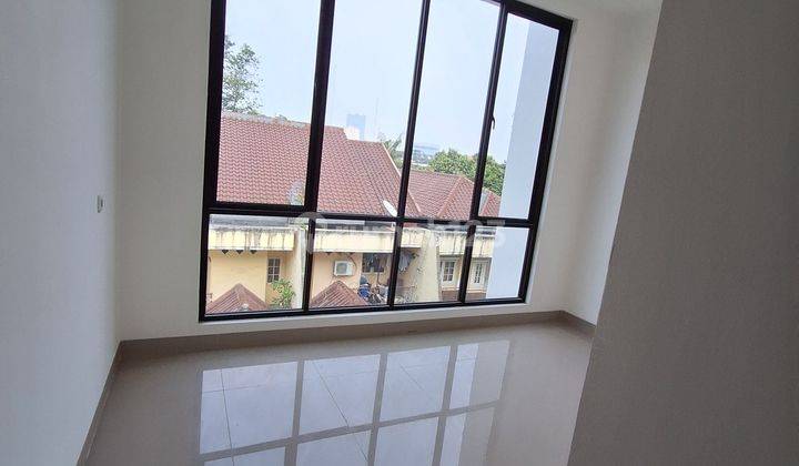 Dijual rumah bagus tengah kota SHM di Kepa Duri Jakarta Barat 3 Lantai 2