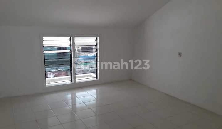 2 Floors, Freehold, in Pasar Baru