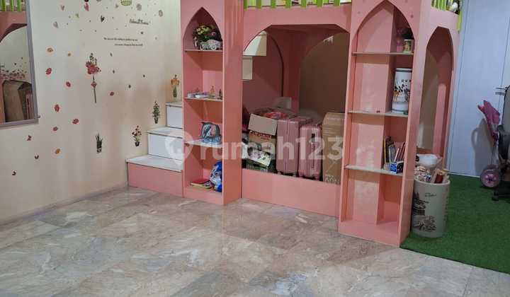 Dijual Perumahan. Bagus di Kebon Jeruk SHM 2 Lantai 2