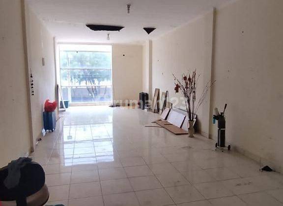 Dijual Ruko 2 lantai area Pasar Laris di Jalan Taman Surya 5 Jakarta Barat 2