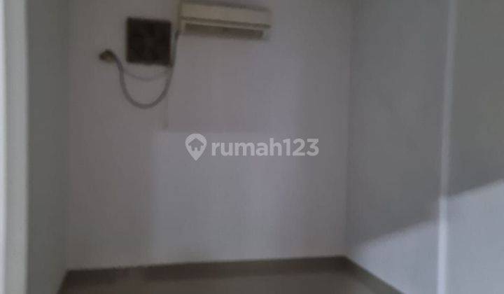 Disewakan Rumah Baru 3 lantai di Permata Buana Jakarta Barat 2