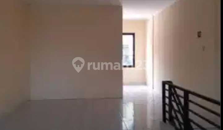 For Quick Sale, Strategic Location Shophouse in Poris Tangerang 2