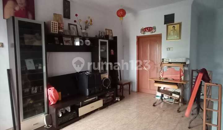 Dijual Ruko Lokasi Strategis Pinggir Jalan Raya Bisa Untuk Tempat Usaha Bisa Untuk Tempat Tinggal Kondisi Bagus Lokasi Bagus Bebas Banjir Ada Kamar Mandi Di Setiap Lantai ,ada Balkon Di Atas ,ada Kitchen Set. Dijual Ruko Lokasi Strategis Pinggir Jalan Raya Bisa Untuk Tempat Usaha Bisa Untuk Tempat Tinggal Kondisi Bagus Lokasi Bagus Bebas Banjir Ada Kamar Mandi Di Setiap Lantai ,ada Balkon Di Atas ,ada Kitchen Set.