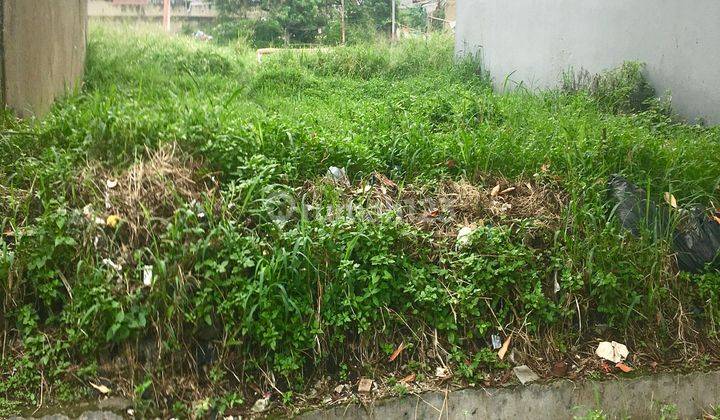 tampak depan jual kavling di komplek taman