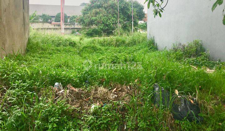 tampak depan jual kavling di komplek taman