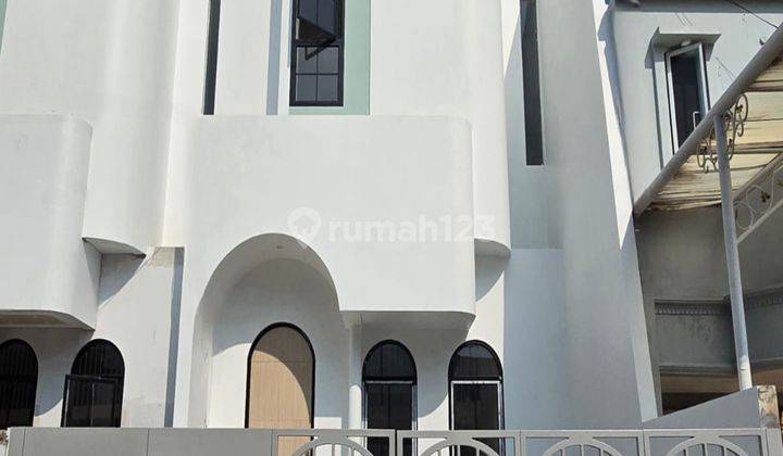 Dijual Rumah Jakarta Barat Bergaya Santorini Di Citra 2 1