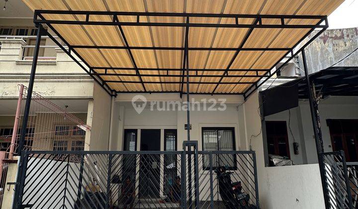 Disewakan Rumah Seperti Baru Semi Furnish Jakarta Barat  1