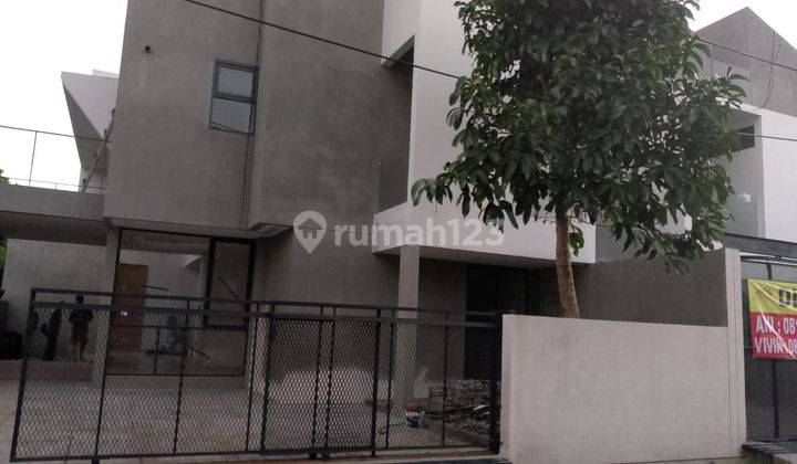 Rumah Baru Minimalis Modern Desain Strategis Turangga Buah Batu Bandung 1