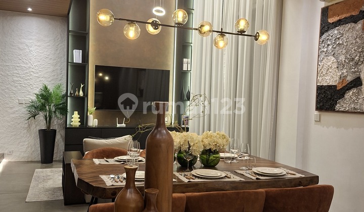 Jual Rumah Mewah Premium Elegan Lokasi Strategis 2