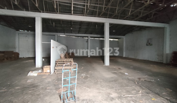Ready-to-Use Warehouse on Tasikmalaya Provincial Access Road