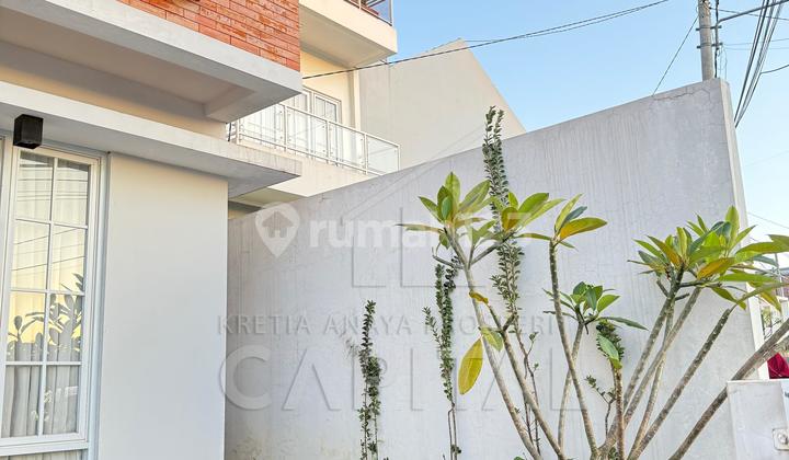 Rumah asri dan nyaman full furnished beserta elektronik di Sariwangi Bandung 2