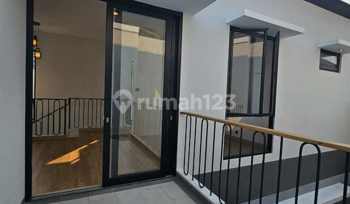 Rumah BRAND NEW SMART SYSTEM Siap Huni di Sektor 3 Bintaro Jaya LR-17038