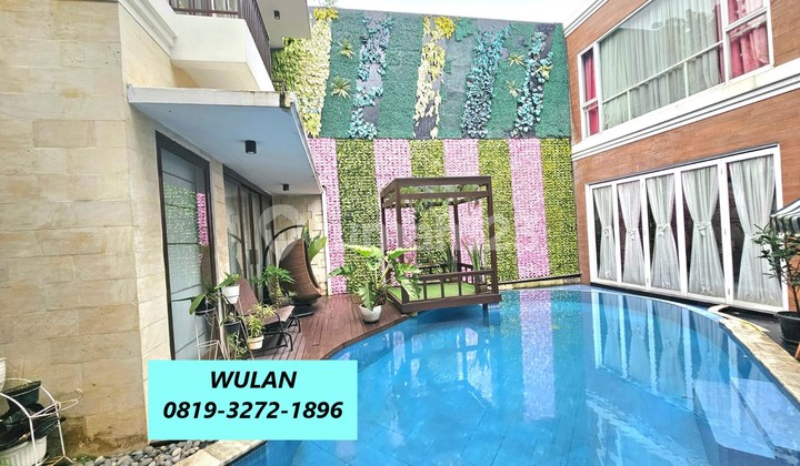 Luxurious 3-Story House with Swimming Pool in Graha Taman Bintaro Lr-17794