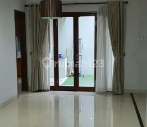 Rumah Disewakan Fully Furnished 2 Lantai di Emerald Bintaro Jaya GB-17456 2