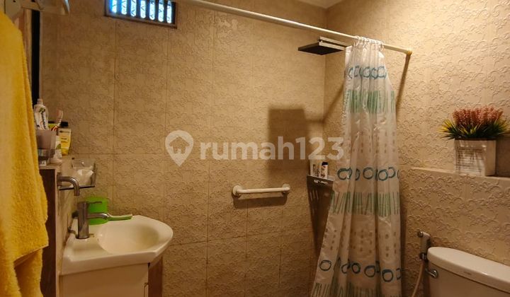 Turun Harga Rumah Asri 2 Lantai Minimalis di Emerald Bintaro Jaya Sc-16709 2