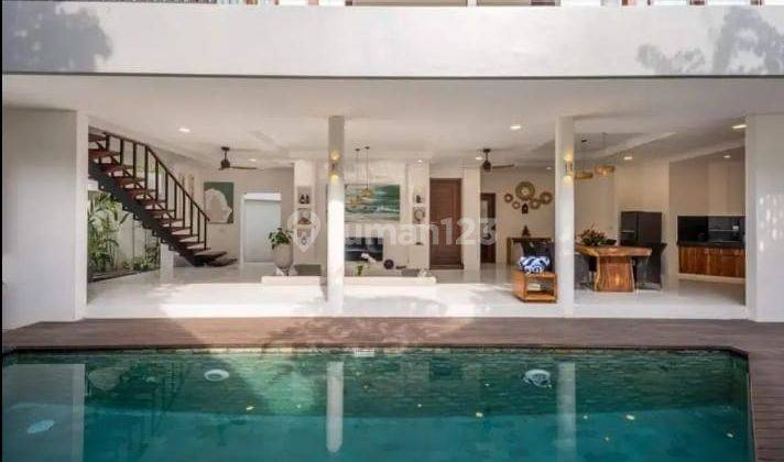 Very Beautiful And Fully Furnished Luxury Villa in Seminyak Bali 1