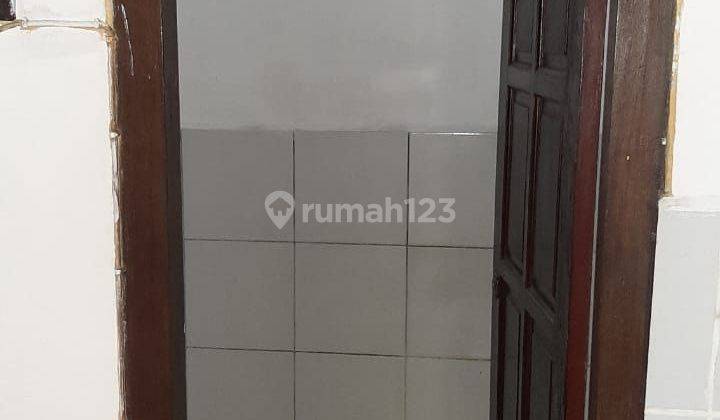 Rumah Second Dekat Fasilitas Umum di Tengah Kota Solo  2