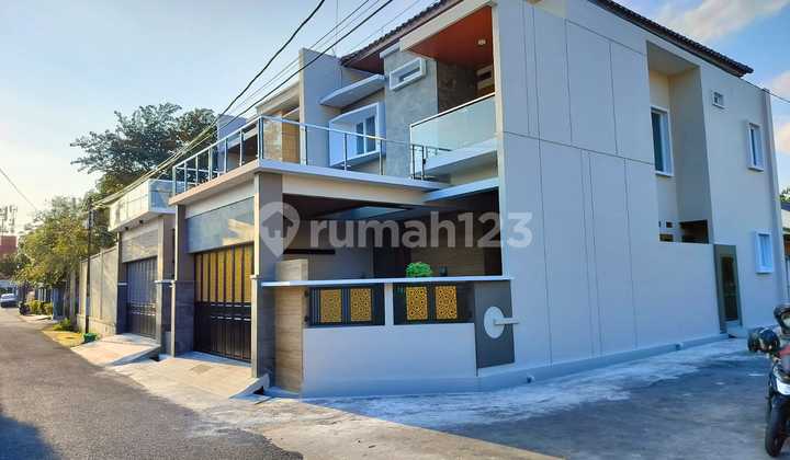 Rumah Mewah Cantik 2 Lantai Banyuanyar Solo Lingkungan Aman
