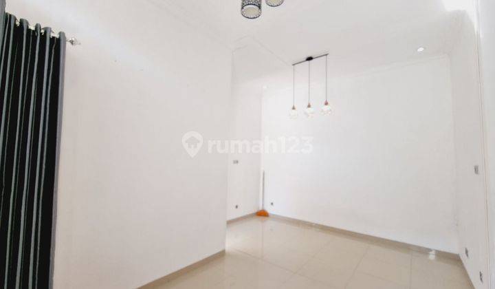 Rumah Bagus Semi Furnished SHM Dekat Pintu Tol Karanganyar 2