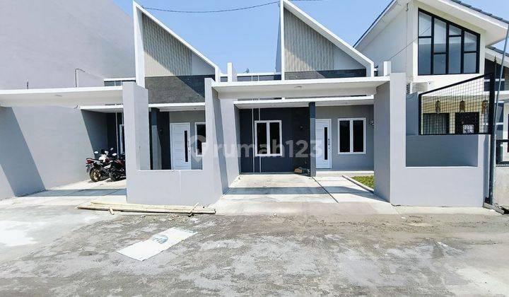 Rumah Modern Gres Bebas Banjir Dekat Superindo Gumpang  1