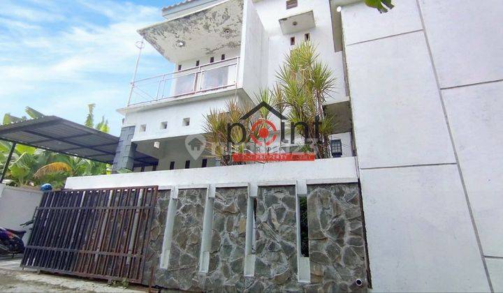 Rumah 2 Lantai Semi Furnish Bagus dan Nyaman Dekat Kampus UNS 2