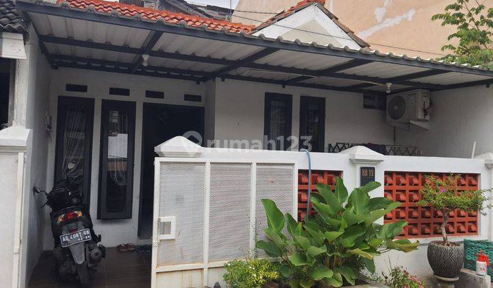 Rumah Cantik Siap Huni Lokasi Strategis Tengah Kota  1