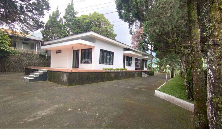 Rumah Villa Lokasi Strategis Dekat Kawasan Wisata  1